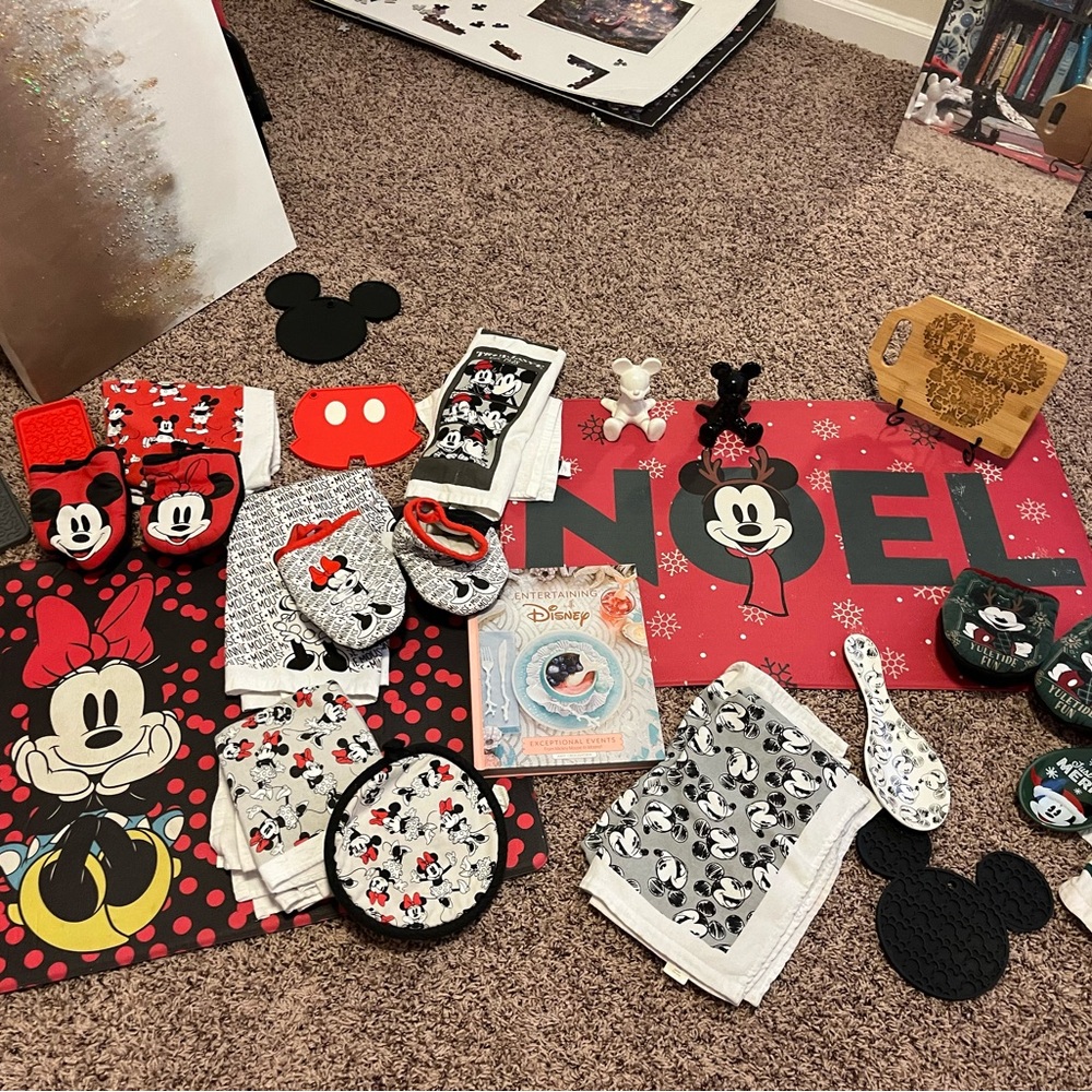 Disney Mickey Mouse Kitchen Decor